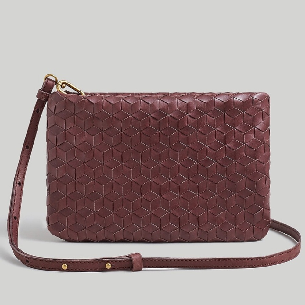 Madewell’s Puff Crossbody Bag. Color: Chocolate raisin.